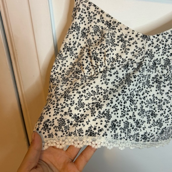 NWT American Eagle Ditsy Floral Cropped Tank - Picture 6 of 6